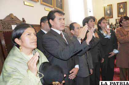 Nuevos consejeros de la Magistratura, entre ellos Lindo Fernández, (tercero de izquierda a derecha)  