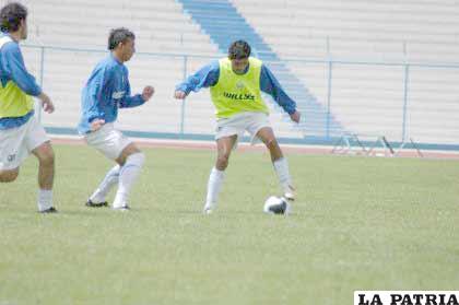 San José entrenó ayer en el estadio “Jesús Bermúdez” y el técnico ya tiene listo el equipo
