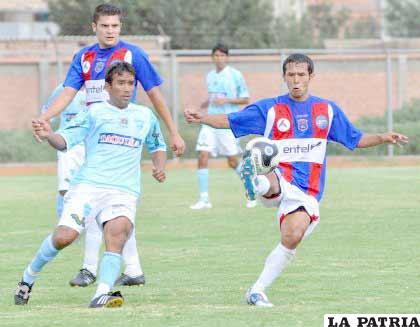 El compromiso entre Aurora y La Paz FC se jugó ayer en el estadio de Quillacollo, Cochabamba