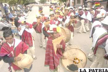 Danzantes del cantón Uyuni