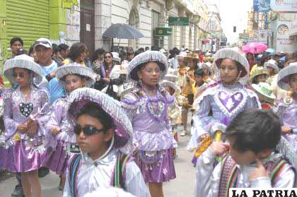 Niños hicieron gala de folklore, alegría, color y coreografía durante el Corso Infantil