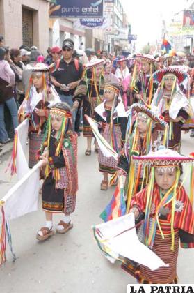 Phujllay Oruro, tercer lugar conjuntos folklóricos