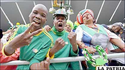 Los hinchas sudafricanos esperan con ansias el Mundial 2010