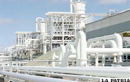 El gobierno acordó un aumento en los volúmenes de exportación de gas a Argentina