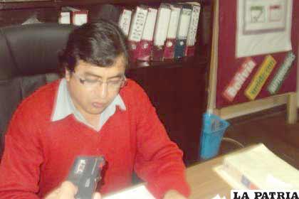 César Terán de la Unidad Técnica de Límites