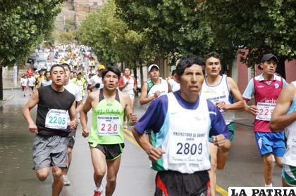 Atletas que intervinieron en la carrera pedestre 10 de Febrero 2010