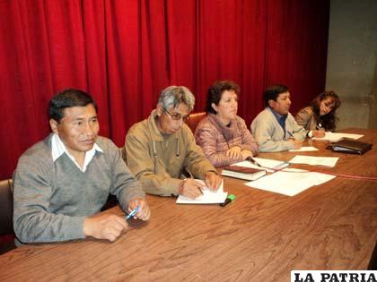 Dirigentes de los trabajadores de la UTO ponen en duda uso del presupuesto para cubrir obligaciones sociales