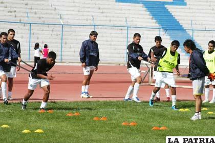 Jugadores de San José en pleno entrenamiento