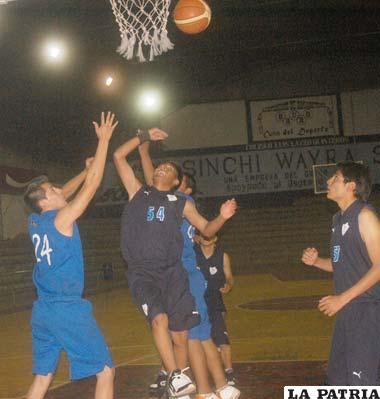 El torneo oficial de básquet en la recta final