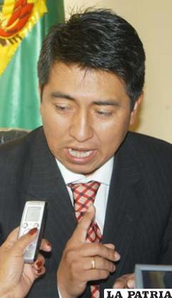 Diputado opositor Franz Choque apoya la renuncia de la directora del Sedcam para transparentar investigación