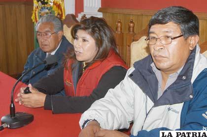 Conferencia de prensa sobre el Carnaval de Oruro y su organización
