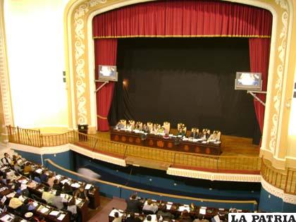 La Asamblea Constituyente sesiona en Sucre (siglo XXI)