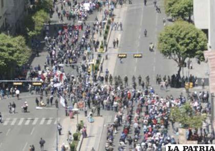 Varias marchas colapsaron el centro de La Paz