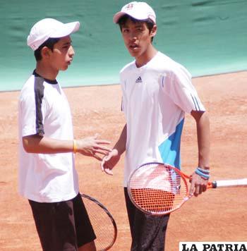 Rodrigo Flores y Leonardo Urquieta, tenistas orureños