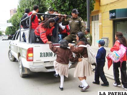La Policía hizo servicio social