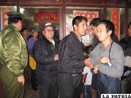 Uno de los súbditos chinos opuso resistencia a su arresto