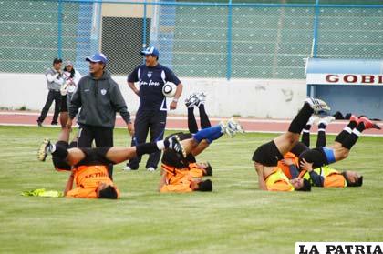 Jugadores de San José, en el entrenamiento de ayer