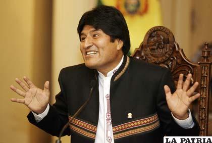 Presidente Evo Morales descalifica denuncias de irregularidades en ascensos a militares