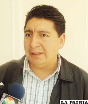 Reynaldo Llanque, presidente de la Asamblea Departamental informó que gestiona el financiamiento extranjero