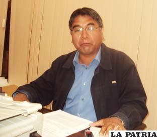 El presidente de la Comisión de Constitución de la Asamblea Departamental. Hugo Marza informa sobre el trabajo en la Cámara de Diputados