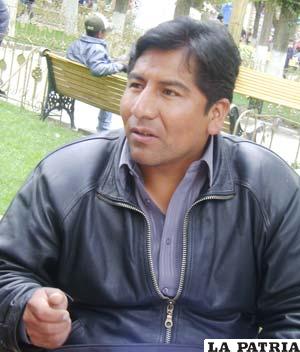 César Huarachi, dirigente vecinal