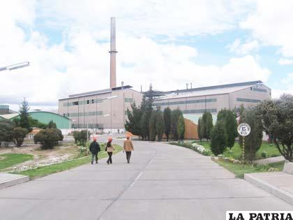 Con la instalación del Horno Ausmelt, se incrementará sustancialmente la producción del Complejo Metalúrgico de Vinto – Oruro