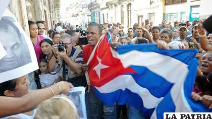 Grupos afines al gobierno de Cuba confrontaron a opositores que recordaban a Orlando Zapata