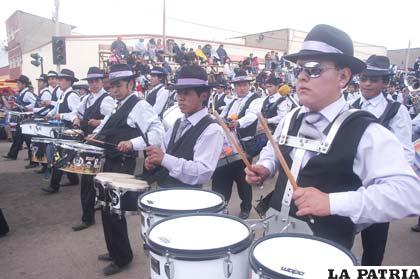 La juventud tomó las bandas orureñas y brindó un gran espectáculo