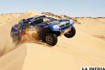 La máquina de Carlos Sainz, podría pisar suelo boliviano