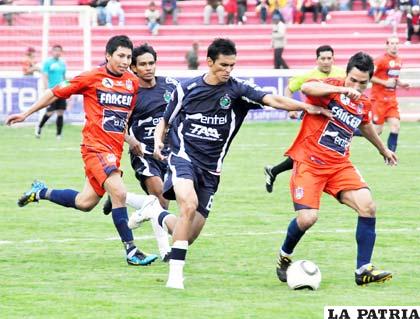 Del partido Universitario ante Real Mamoré