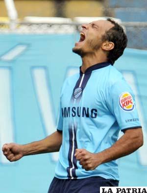 Ze Carlos goleador de Bolívar