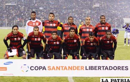 Flamengo pretende revertir y clasificar