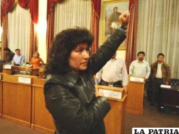 La primera secretaria de la Cámara de Senadores, Mary Medina Zabaleta