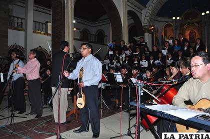 Misa Andina fue maravillosamente interpretada por “Uru Canto”, el Coro y la Orquesta de la UTO