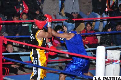 Loayza de Sucre (rojo) venció a Vargas de Santa Cruz