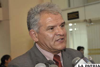 Rolando Villena Defensor del Pueblo, aboga por la paz en el Tipnis