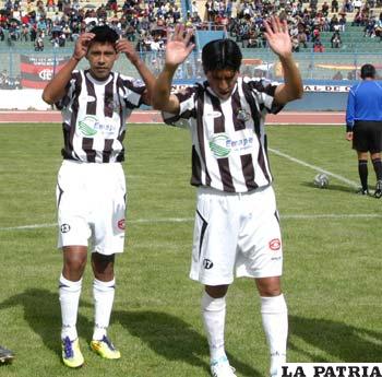 Cristian Tórrez (izquierda) junto a Mauricio Villegas