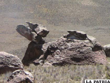 Curiosa formación pétrea ubicada en Pata Huanuni, llamada “el perro guardián”
