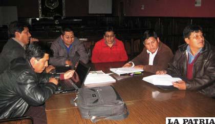 Asambleístas trabajan en promulgar leyes para Oruro