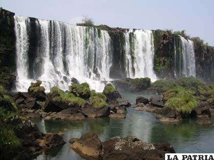 Las cataratas del Iguazú son un espectáculo de la naturaleza