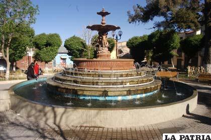 Fuente de agua en la Plaza de la Ranchería