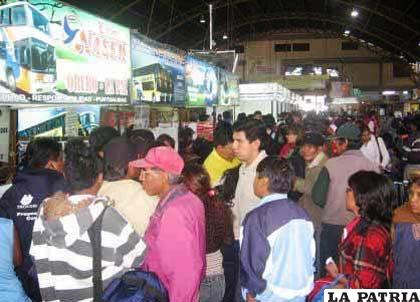 Población orureña debe brindar hospitalidad a los turistas que llegan al Carnaval de Oruro