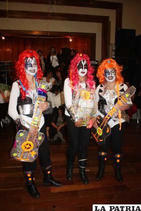 “Kiss” Gladys Rocha y dos amigas del Hospital General