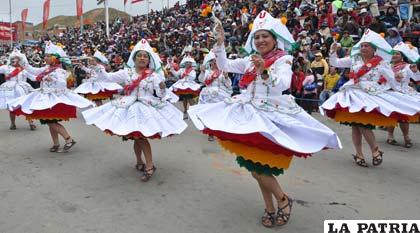 La peregrinación del Sábado de Carnaval fue una mezcla extraordinaria de amor patriótico, fe y devoción por la Virgen, entusiasmo y alegría