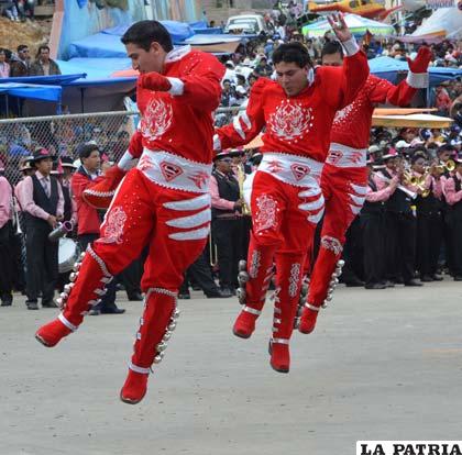 Oruro muestra lo mejor de su folklore en el Carnaval