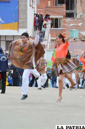 Agilidad y donaire en la danza de los Antawara