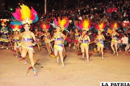 Sincronía, agilidad y sutileza, caracterizan a la danza de los tobas