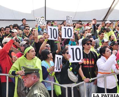 El público calificó la danza y alegría de los conjuntos 