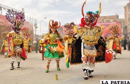 La Gran Tradicional Auténtica Diablada Oruro, es la encargada de teatralizar el Relato de la Diablada