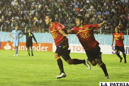 Fernando Cordero (U. Española) anotó el único gol del partido que jugaron estos equipos la noche del 27 de enero de 2011